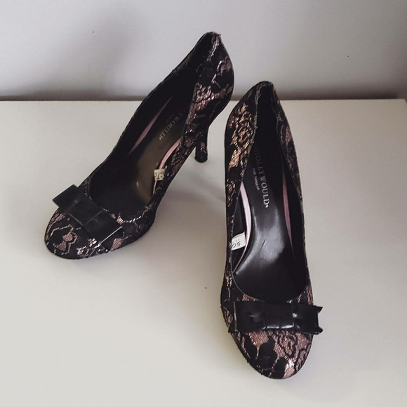 Glitter & Lace Hollywood Pumps - Picture 2 of 2